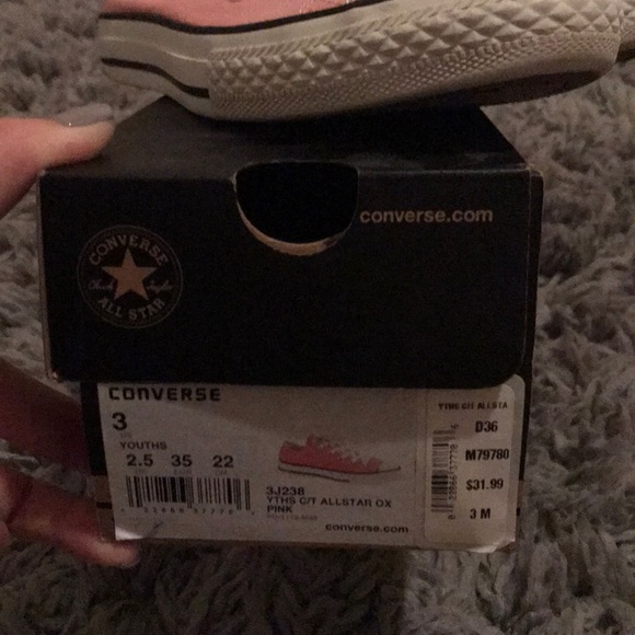 Pink converse - Picture 2 of 2